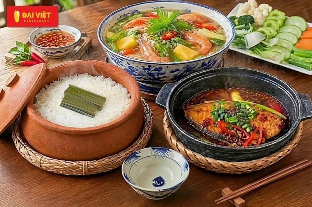 Mâm cơm niêu cá kho tộ canh chua